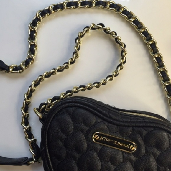 Betsey Johnson Handbags - 🌷Betsey Johnson Heart Shaped Purse